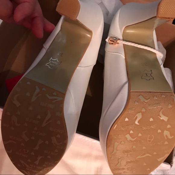 HOST PICK ๐Super cute.White booties๐ - Picture 6 of 7